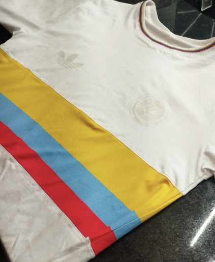 🇨🇴 Camiseta Selección Colombia Edición 100 Años – Celebra el Legado del Fútbol Colombiano 🇨🇴